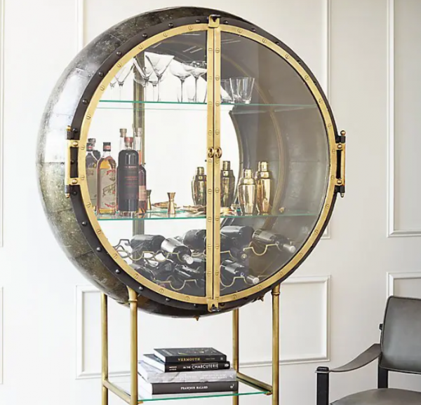 Lemari dengan Kaca Bergaya Porthole